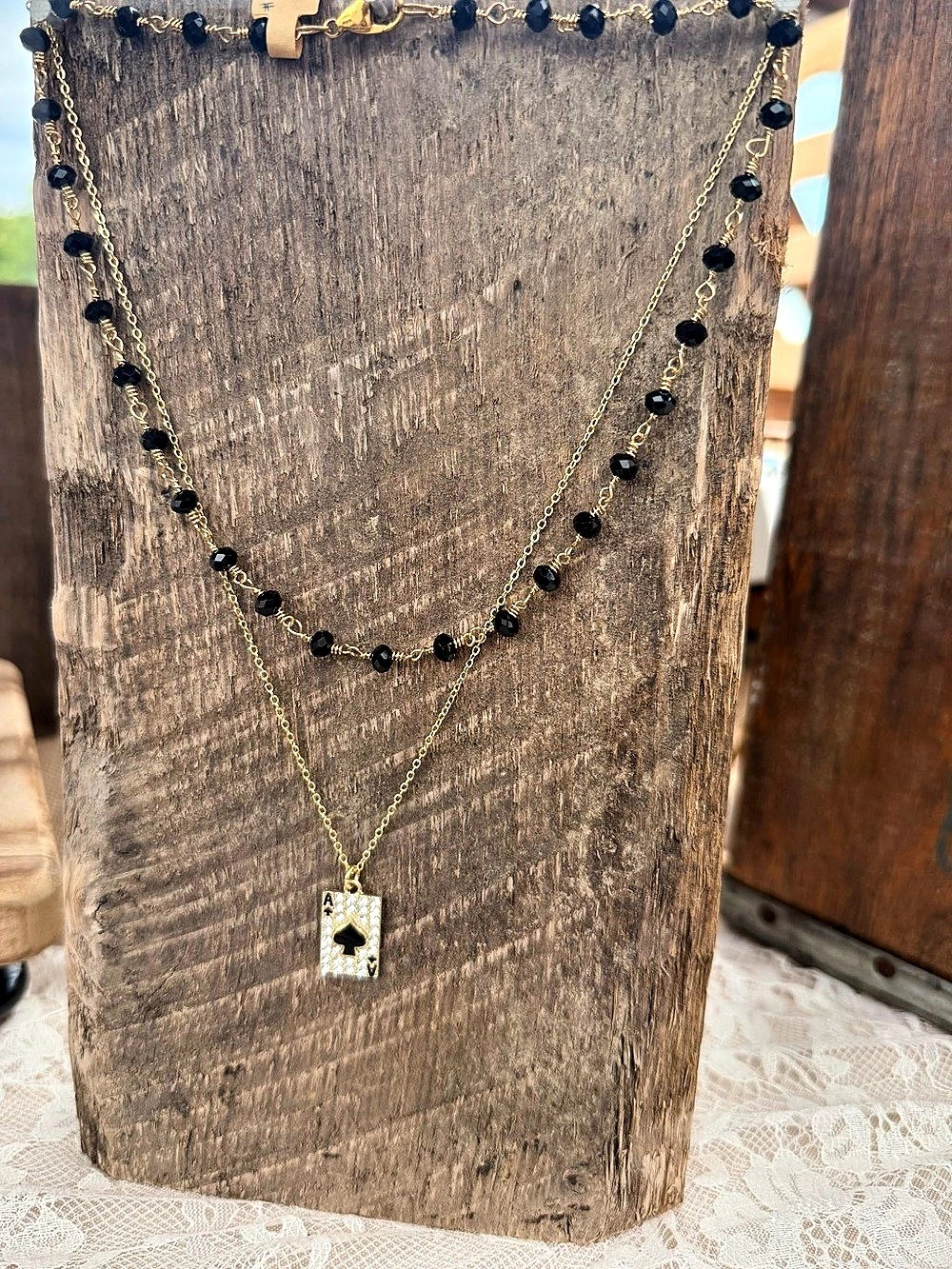 Necklace set -Beaded Pendant Necklace in Black & Gold Like New